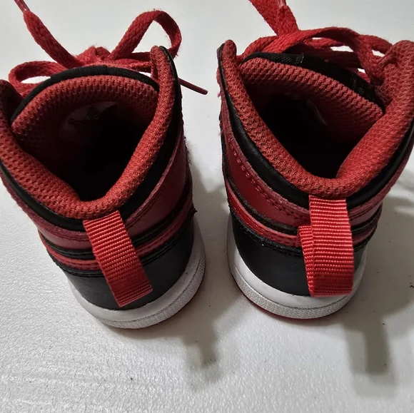 Nike Air Jordan 1 Mid "Alternate Bred" Youth Sneakers Size 6C